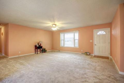 439 E Meuser Dr, Paxton, IL 60957 photo 5