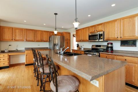 8 Lancaster Ct, Algonquin, IL 60102 photo 3