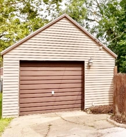 806 E 15th St, Sterling, IL 61081 photo 3