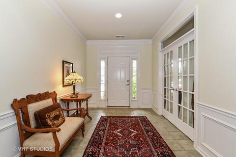 723 Tahoe Trl, Elgin, IL 60124 photo 2