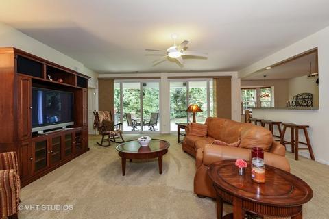 723 Tahoe Trl, Elgin, IL 60124 photo 4