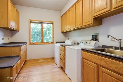 110 Forestview Dr, Elgin, IL 60120 photo 17