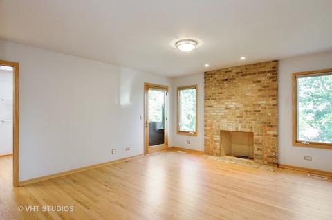 110 Forestview Dr, Elgin, IL 60120 photo 9