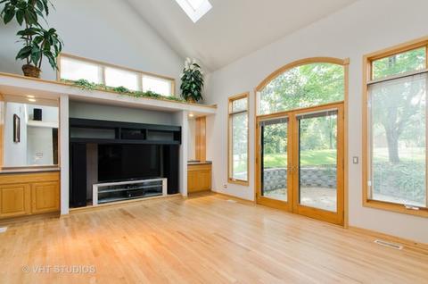 110 Forestview Dr, Elgin, IL 60120 photo 6