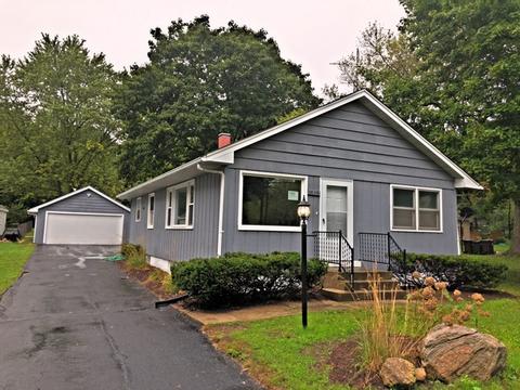 1635 N Riverside Dr, Mchenry, IL 60050 photo 1