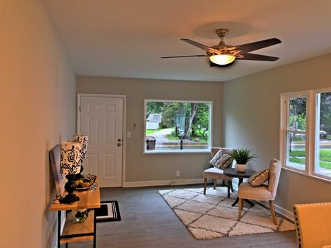 1635 N Riverside Dr, Mchenry, IL 60050 photo 5