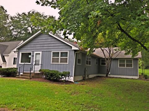1635 N Riverside Dr, Mchenry, IL 60050 photo 2