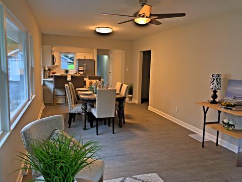 1635 N Riverside Dr, Mchenry, IL 60050 photo 4