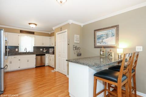 809 Lisdowney Dr, Lockport, IL 60441 photo 4