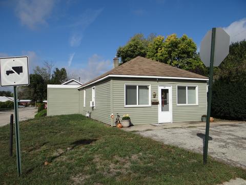100 Calhoun St, Morris, IL 60450 photo 1