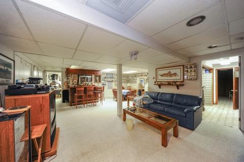 3914 Dundee Rd, Northbrook, IL 60062 photo 10