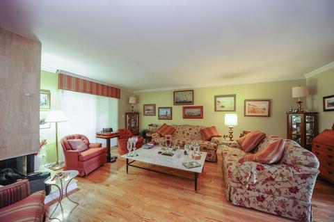 3914 Dundee Rd, Northbrook, IL 60062 photo 2