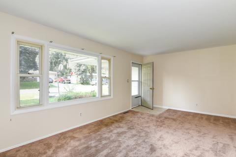 4806 William St, Mchenry, IL 60051 photo 3