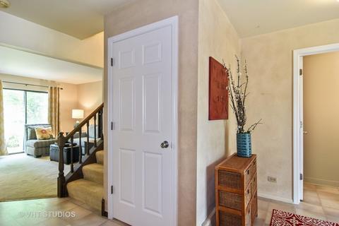 1630 Chippewa Trl, Wheeling, IL 60090 photo 2