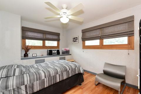 37 W055 Brookside Dr, Elgin, IL 60124 photo 9