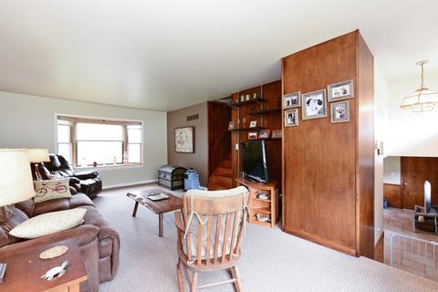 37 W055 Brookside Dr, Elgin, IL 60124 photo 2