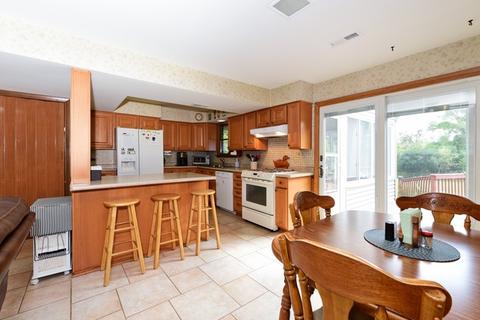 37 W055 Brookside Dr, Elgin, IL 60124 photo 4