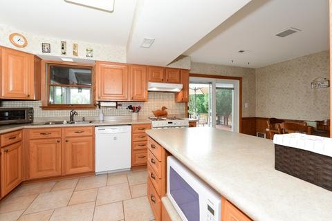 37 W055 Brookside Dr, Elgin, IL 60124 photo 5