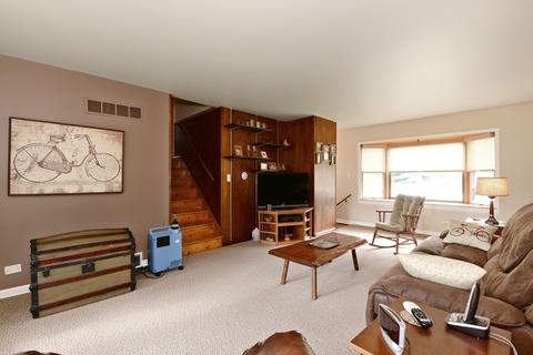 37 W055 Brookside Dr, Elgin, IL 60124 photo 3