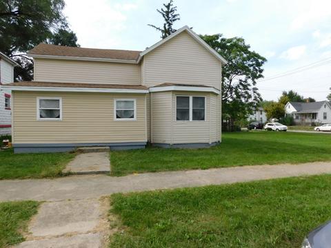 581 N Dearborn Ave, Kankakee, IL 60901 photo 2