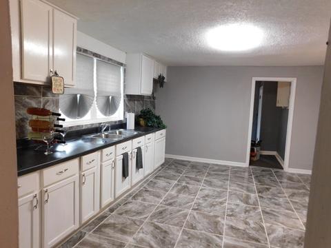 581 N Dearborn Ave, Kankakee, IL 60901 photo 8