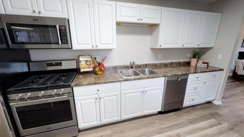 708 S Merle Ln, Wheeling, IL 60090 photo 9