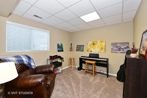 619 Mariner Dr, Elgin, IL 60120 photo 7