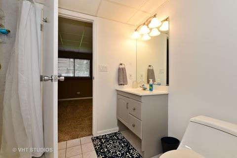619 Mariner Dr, Elgin, IL 60120 photo 11