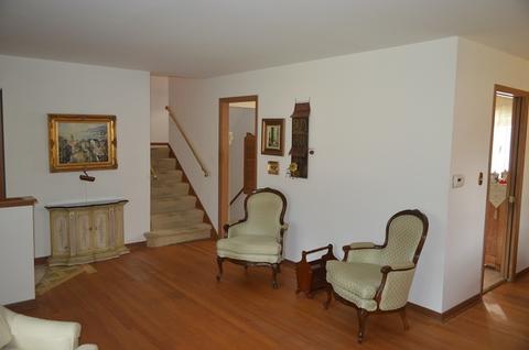 556 Beau Dr, Des Plaines, IL 60016 photo 8
