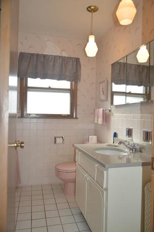 556 Beau Dr, Des Plaines, IL 60016 photo 10