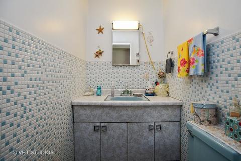 2239 Cedar St, Des Plaines, IL 60018 photo 9