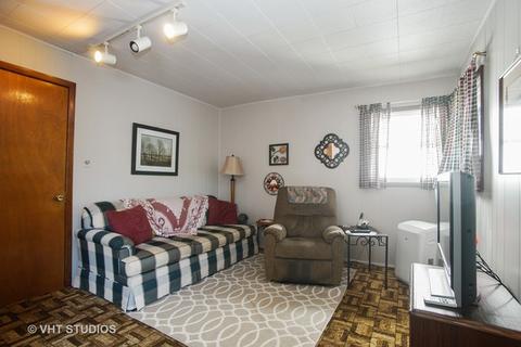 2239 Cedar St, Des Plaines, IL 60018 photo 4
