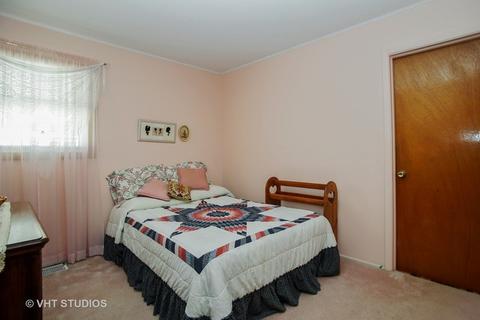 2239 Cedar St, Des Plaines, IL 60018 photo 6