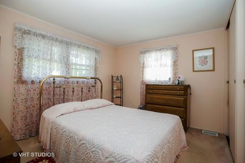 2239 Cedar St, Des Plaines, IL 60018 photo 5