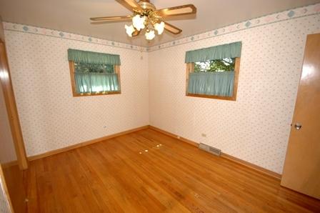 90 S Jane Dr, Elgin, IL 60123 photo 6