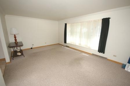 90 S Jane Dr, Elgin, IL 60123 photo 3