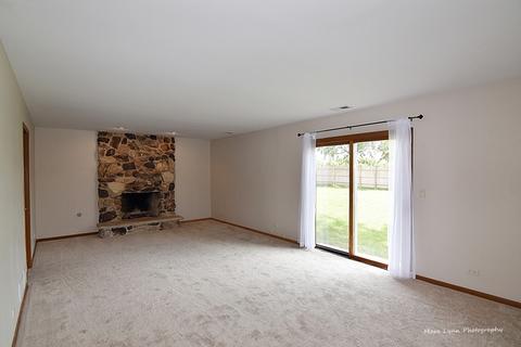 420 Regency Ct, Aurora, IL 60504 photo 4