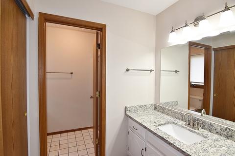 420 Regency Ct, Aurora, IL 60504 photo 22