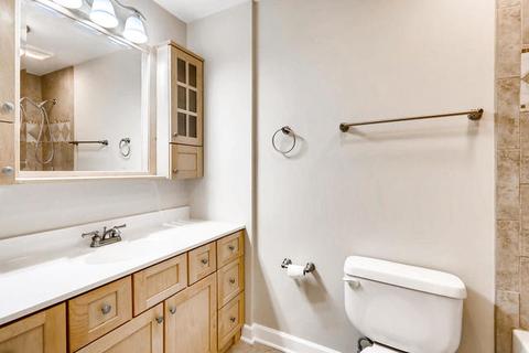 200 Pleasant St, Hoffman Estates, IL 60169 photo 12