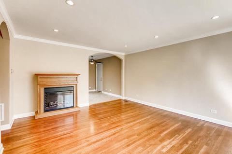 200 Pleasant St, Hoffman Estates, IL 60169 photo 5