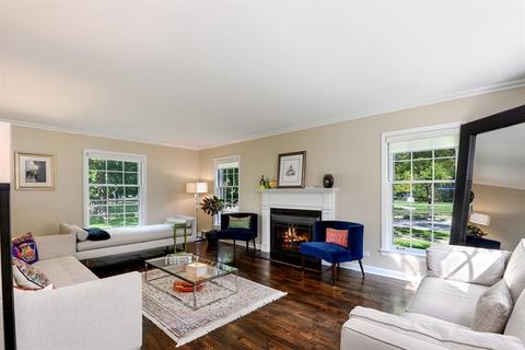 3233 Harrison St, Evanston, IL 60201 photo 2