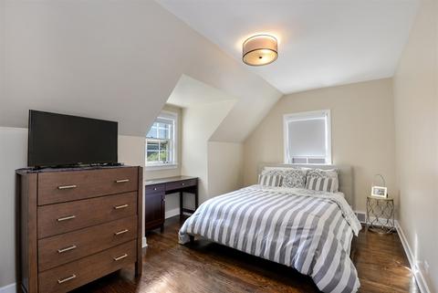 3233 Harrison St, Evanston, IL 60201 photo 10