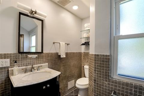3233 Harrison St, Evanston, IL 60201 photo 9