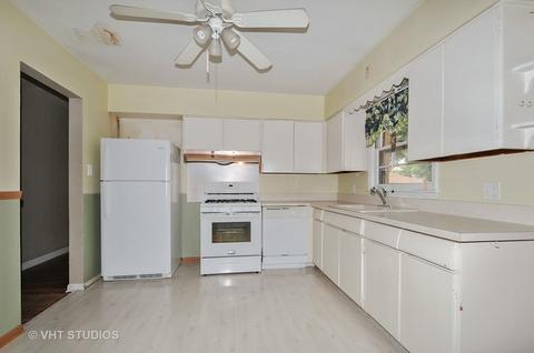 733 E Division St, Lockport, IL 60441 photo 3