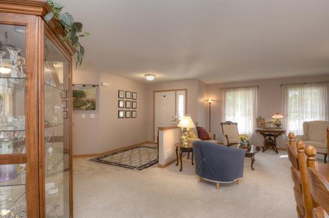 1941 Hemlock Dr, Mchenry, IL 60050 photo 4