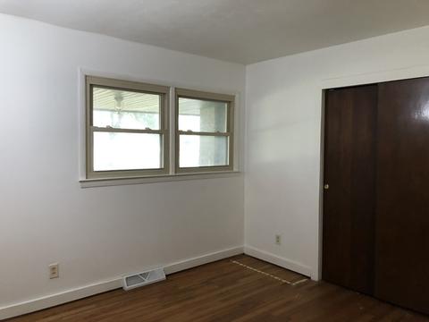 230 Paris St, Dewitt, IL 61735 photo 7
