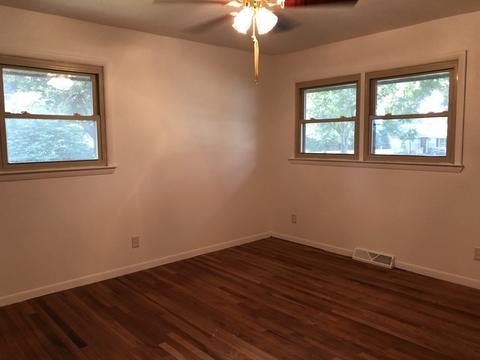 230 Paris St, Dewitt, IL 61735 photo 6