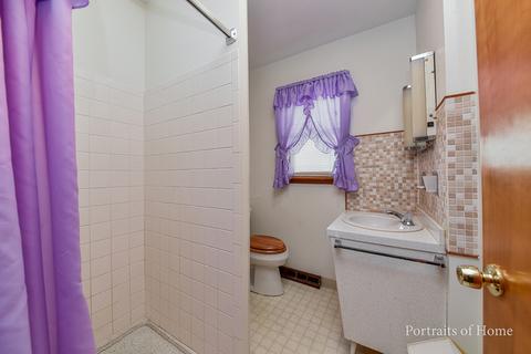 818 Bangs St, Aurora, IL 60505 photo 8