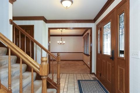 8613 Dolfor Cv, Burr Ridge, IL 60527 photo 4