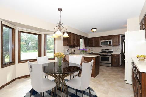 8613 Dolfor Cv, Burr Ridge, IL 60527 photo 5